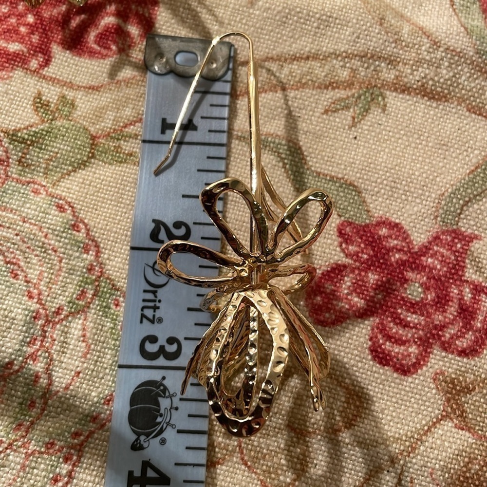 Natasha Gold Tone Upside Down Flower Pierced Hook Ear Rings - Picture 5 of 7